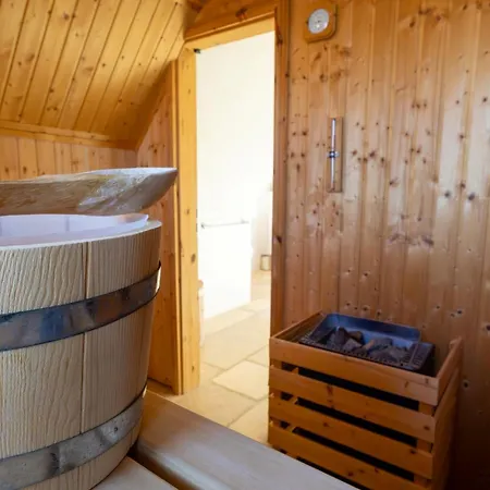 Doppelhaushaelfte House Tatil Evi Böhl