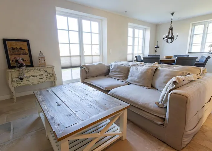 Doppelhaushaelfte House